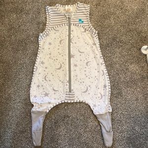 Love to Dream Sleep Suit Size 0 6-12 months 0.2 TOG Stars Moon White Gray Baby